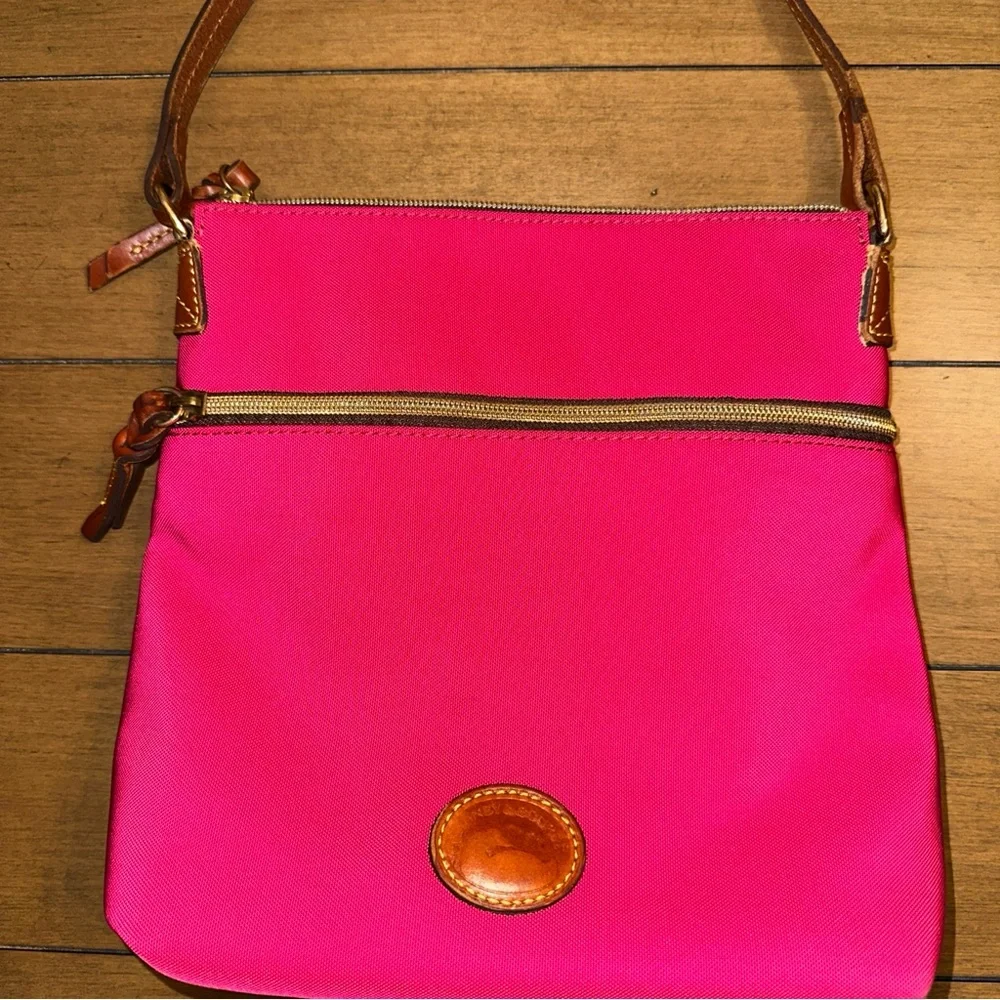 Dooney & Bourke Pink Nylon Crossbody Messenger Bag Pockets Brown Leather Straps - Picture 2 of 16